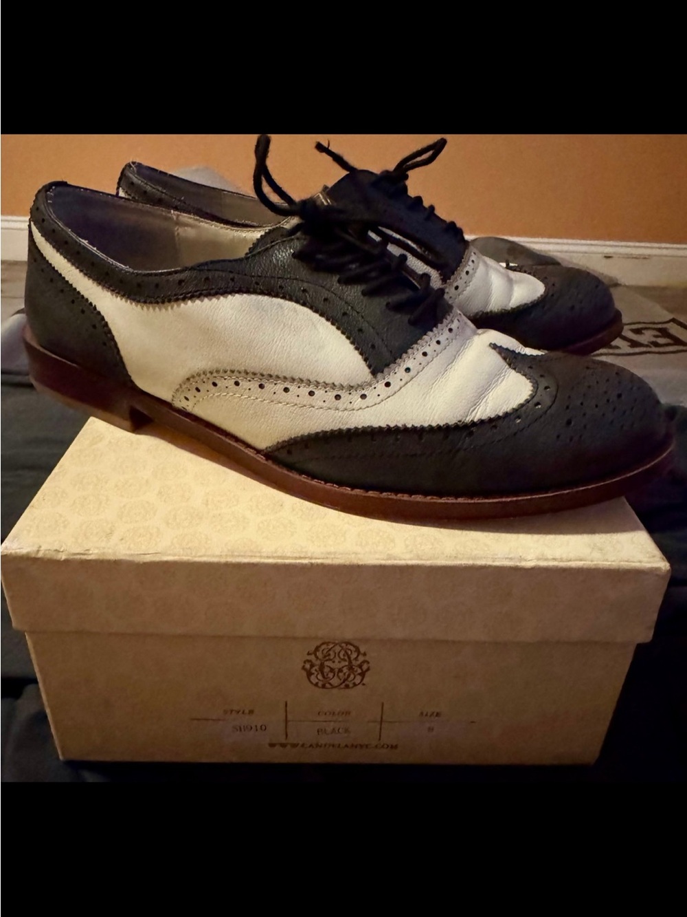 Candela NYC Black & White Two-Tone Leather Wingtip Oxfords Spectator size 8